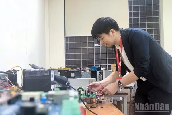 Cần sự hỗ trợ tích cực cho sinh viên để ứng dụng AI hiệu quả. (Ảnh: CTV)