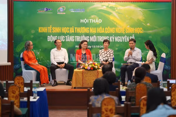 Hội thảo do Hội Thông tin khoa học và công nghệ Việt Nam (VASTI) phối hợp cùng Cục Thông tin và Thống kê (NATIS) tổ chức. (Ảnh: HÀ TUẤN)