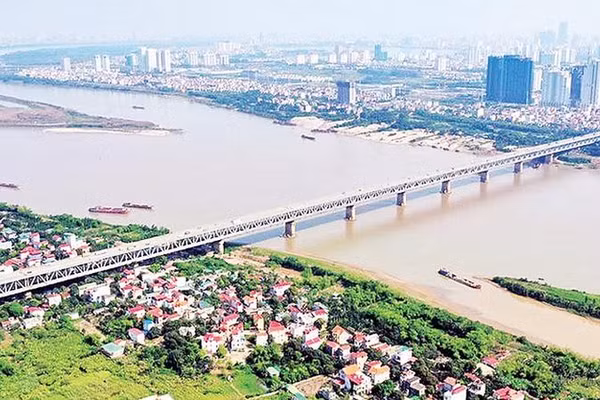 Sông Hồng là cực tăng trưởng mang ý nghĩa đặc biệt của Thủ đô (Ảnh HẢI LINH)