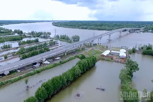 Dự án đường dây 500KV LNG Bạc Liêu-Thốt Nốt có chiều dài khoảng 135km, trong đó đoạn qua tỉnh Cà Mau khoảng 52km. (ảnh minh họa).