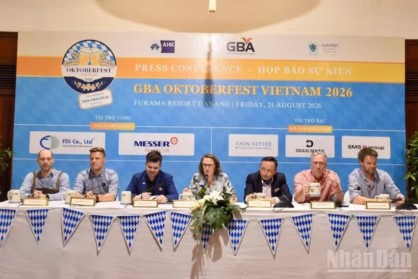 Ban tổ chức họp báo công bố Lễ hội bia Đức lớn nhất Đông Nam Á . (Ảnh: ANH ĐÀO)