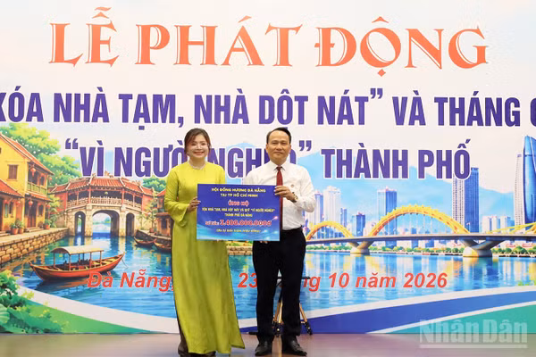 Các cơ quan, đơn vị, doanh nghiệp tham gia hưởng ứng Lễ phát động. (Ảnh: THANH TÂM)