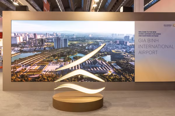 Gian hàng của Cảng hàng không quốc tế Gia Bình tại Routes World 2026. (Ảnh: MAI)