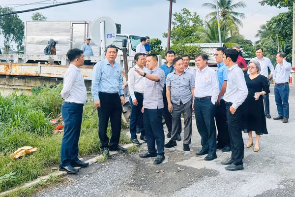Ban Kinh tế-Ngân sách Hội đồng nhân dân Thành phố Hồ Chí Minh đã tổ chức các đợt khảo sát thực tế tại các xã trên địa bàn thành phố. (Ảnh: THẠC HIẾU)