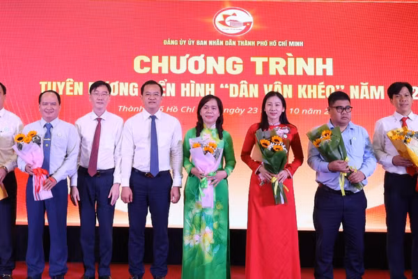 Những điển hình "Dân vận khéo" cấp thành phố năm 2026. (Ảnh: VƯƠNG LÊ)