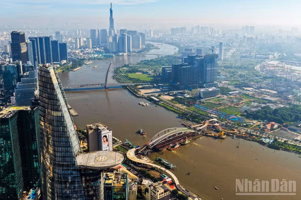 Một góc Thành phố Hồ Chí Minh năng động và phát triển. (Ảnh: THẾ ANH)