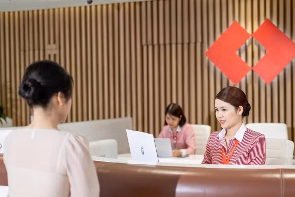 Sau chỉ đạo của Chính phủ và Ngân hàng Nhà nước, Techcombank triển khai giảm lãi suất cho vay, với mức giảm tới 2%/năm (Ảnh: TCB)