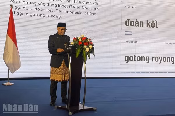 Ông Adam Mulawarman Tugio, Đại sứ đặc mệnh toàn quyền nước Cộng hòa Indonesia tại Việt Nam. (Ảnh: KHẮC KIÊN)
