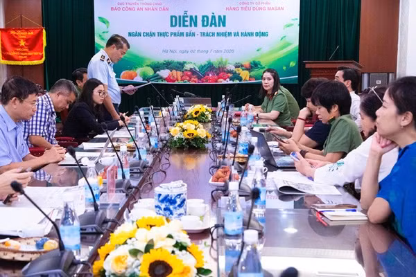 Quang cảnh diễn đàn.