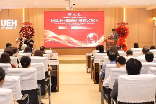 Quang cảnh diễn đàn. (Ảnh: UEH)