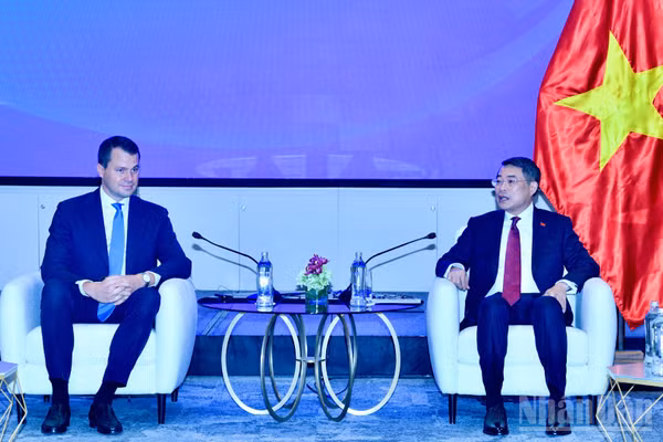 Thủ tướng Lê Minh Hưng tiếp ông Stephan Mergenthaler, Giám đốc điều hành Diễn đàn Kinh tế thế giới (WEF). (Ảnh: THANH GIANG)