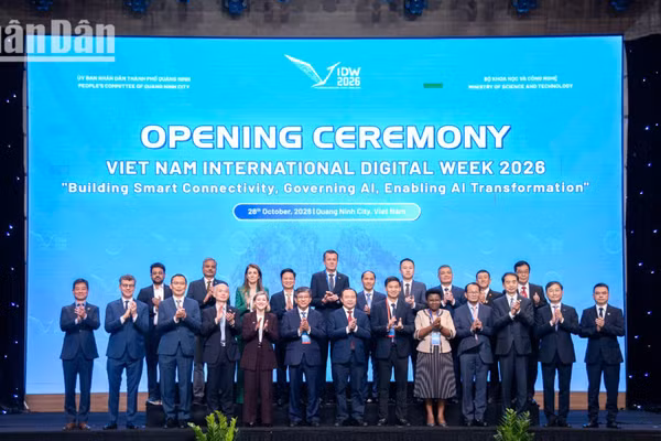 Tuần lễ Số quốc tế Việt Nam 2026 khai mạc với chủ đề “Kết nối thông minh: Quản trị AI, Kiến tạo chuyển đổi AI”. (Ảnh: MINH DUY)