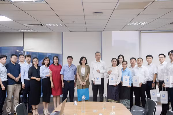 Trung tâm Chứng thực điện tử quốc gia (NEAC), Bộ Khoa học và Công nghệ đã đón tiếp và làm việc với Đoàn công tác Trung tâm Internet quốc gia Lào (LANIC) tại buổi làm việc. (Ảnh: NEAC)