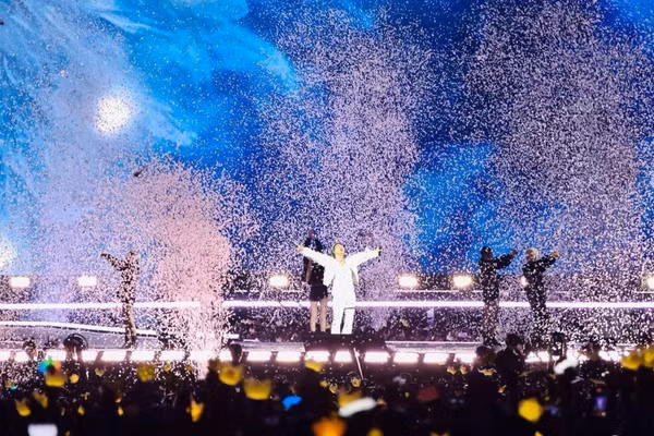 Nhóm BigBang tạo nên những khoảnh khắc bùng nổ tại sân vận động Mỹ Đình. (Ảnh: QUỲNH PHƯƠNG)