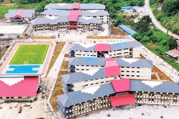 Trường phổ thông nội trú tiểu học và trung học cơ sở Mường Khương là một trong bốn trường của tỉnh Lào Cai hoàn thành mục tiêu xây dựng. (Ảnh: ĐẠI THẮNG)