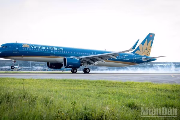 Từ ngày 3/11 tới, hãng hàng không Vietnam Airlines sẽ khai thác đường bay thẳng Hà Nội-Ahmedabad (Ấn Độ) với 4 chuyến khứ hồi/tuần bằng tàu bay Airbus A321. (Ảnh: TRUNG PHONG)