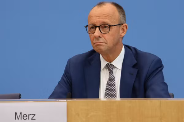 Thủ tướng Đức Friedrich Merz trong một cuộc họp báo tại Berlin. (Ảnh: THX/TTXVN)