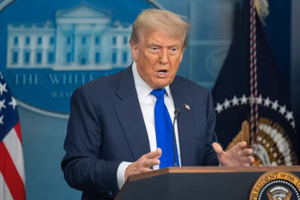 Tổng thống Mỹ Donald Trump phát biểu tại Nhà Trắng. (Ảnh: THX/TTXVN)