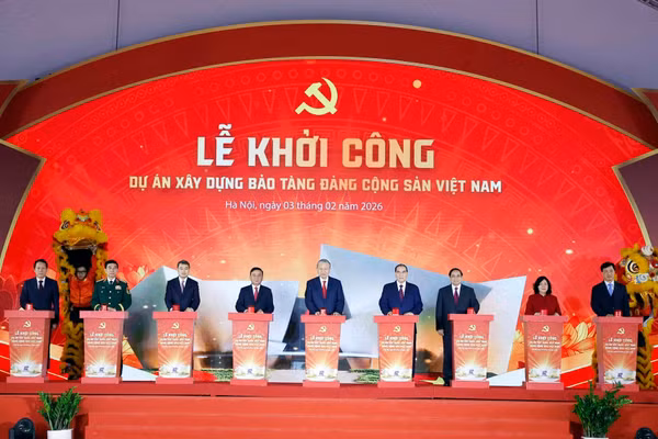Tổng Bí thư Tô Lâm, Thủ tướng Phạm Minh Chính và các đồng chí lãnh đạo, nguyên lãnh đạo Đảng, Nhà nước thực hiện nghi thức khởi công dự án xây dựng Bảo tàng Đảng Cộng sản Việt Nam. (Ảnh: Thống Nhất – TTXVN)