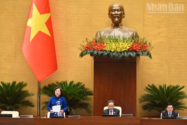 Chủ tịch Quốc hội Trần Thanh Mẫn, các Phó Chủ tịch Quốc hội chủ trì và điều hành phiên họp. (Ảnh: DUY LINH)