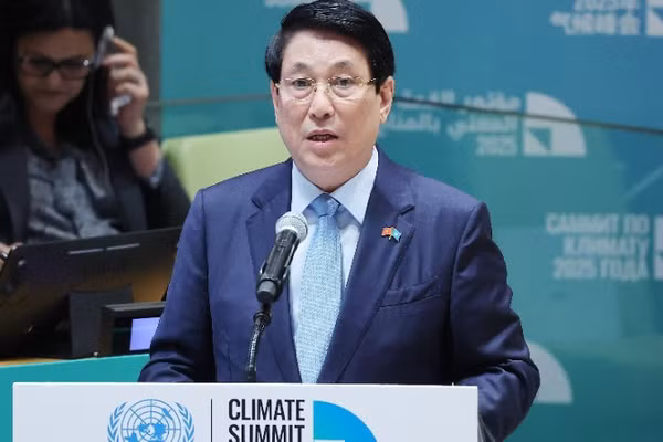 Chủ tịch nước Lương Cường phát biểu tại sự kiện cấp cao toàn cầu đặc biệt về Hành động khí hậu. (Ảnh: LÂM KHÁNH – TTXVN) 