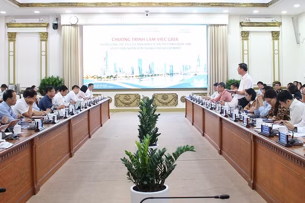 Toàn cảnh buổi làm việc. (Ảnh: Ủy ban nhân dân Thành phố Hồ Chí Minh)