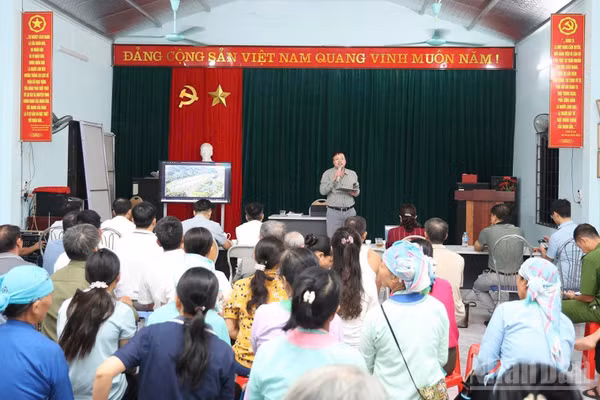 Quang cảnh buổi đối thoại. (Ảnh: CÔNG HẢI)