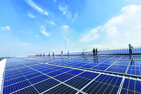 Một dự án điện mặt trời mái nhà tại Thành phố Hồ Chí Minh. (Ảnh: ĐỨC TRUNG)