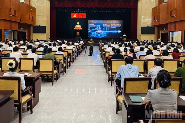 Toàn cảnh hội nghị. (Ảnh: Vương Lê)