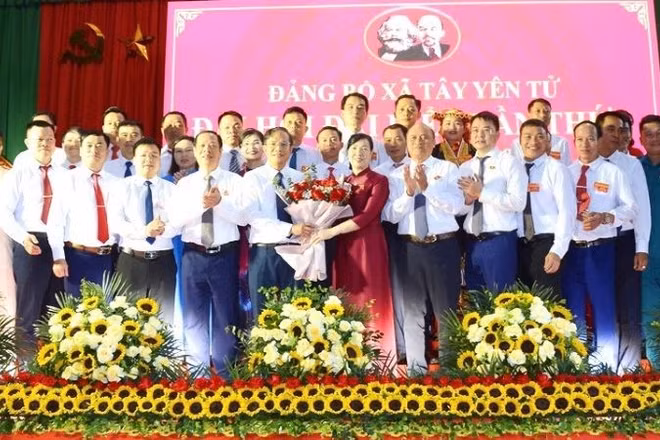 Ra mắt Ban chấp hành Đảng bộ xã Tây Yên Tử nhiệm kỳ 2025-2030.