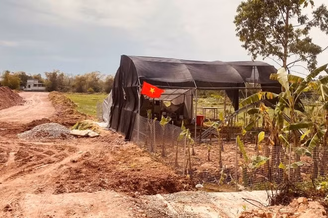 Xây dựng nhà khung sắt trái phép trên đất nông nghiệp tại xã Mỹ Thái, tỉnh Bắc Ninh.