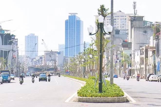 Đường vành đai 1, đoạn Hoàng Cầu-Voi Phục vừa được đưa vào khai thác (Ảnh LẠI TẤN)
