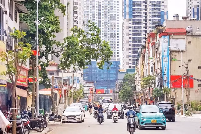 Phố Nguyễn Tuân sau khi được mở rộng đã khang trang, giảm ùn tắc (Ảnh DUY KHÁNH)