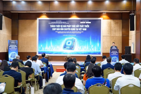 Toàn cảnh Hội thảo “Thách thức và giải pháp thúc đẩy phát triển chip bán dẫn chuyên dụng tại Việt Nam”. (Ảnh: Bộ Khoa học và Công nghệ)