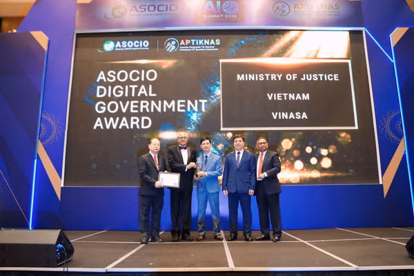 Bộ Tư pháp nhận giải thưởng Chính phủ số ASOCIO Digital & AI Awards 2026. (Ảnh: VINASA)