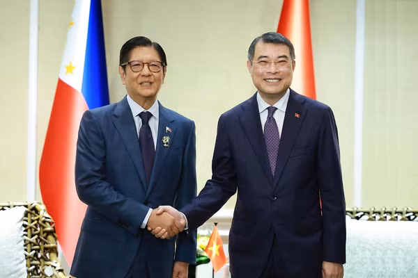 Thủ tướng Lê Minh Hưng gặp Tổng thống Philippines Ferdinand Romualdez Marcos Jr, Chủ tịch ASEAN năm 2026. Ảnh: Dương Giang/TTXVN