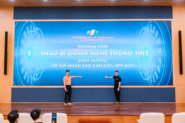 FPT ra mắt chương trình đào tạo Thạc sĩ Công nghệ thông tin định hướng Trí tuệ nhân tạo vạn vật (MIT-AIoT) nhằm đáp ứng nhu cầu đội ngũ nhân lực chất lượng cao có khả năng xây dựng các hệ thống AIoT thông minh, an toàn. Ảnh: FSB.