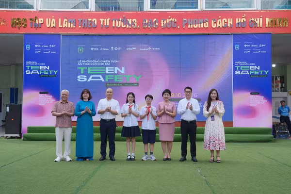 Khởi động chương trình “Teen Safety School Tour 2026 - An toàn số cho em”. (Ảnh: NCA)