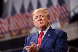 Tổng thống Mỹ Donald Trump tiếp tục có những động thái gây bất ngờ. 