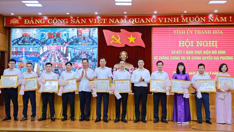2-tang-bang-khn-ca-nhan-co-thanh-tich-xuat-sac.jpg