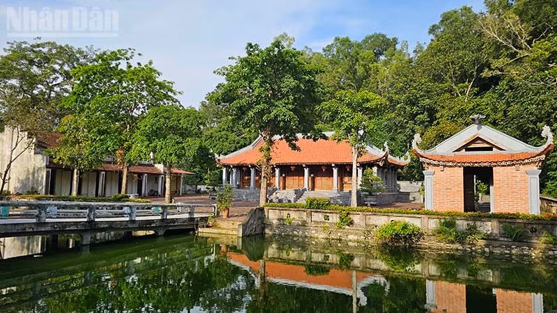 Cụm di tích liên quan thủy tổ dòng họ Thiều dưới chân núi Đào thuộc phường Đông Tiến, tỉnh Thanh Hóa. (Ảnh: Mai Luận)