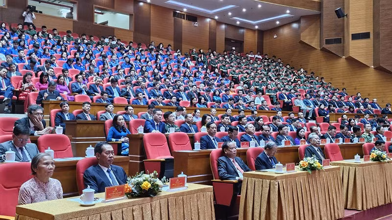 Các đại biểu tham dự lễ kỷ niệm.