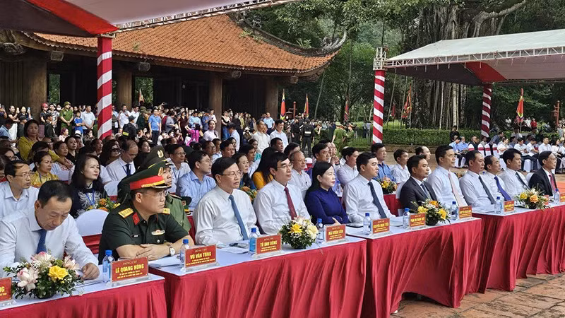 2-dai-bieu.jpg