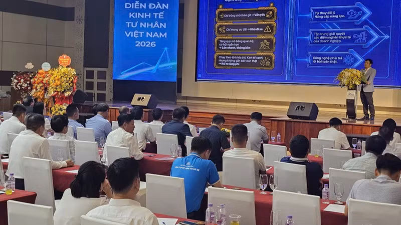 Quang cảnh diễn đàn.