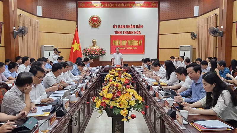 Quang cảnh phiên họp Ủy ban nhân dân tỉnh Thanh Hóa thường kỳ tháng 7. (Ảnh: MAI LUẬN)