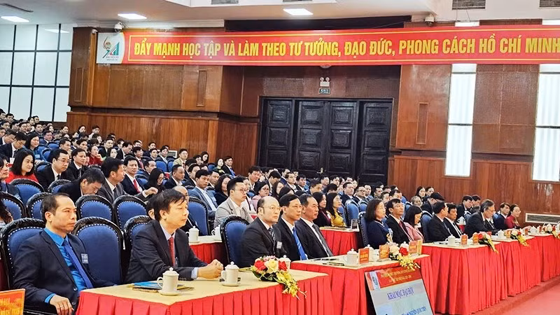 2dai-bieu.jpg