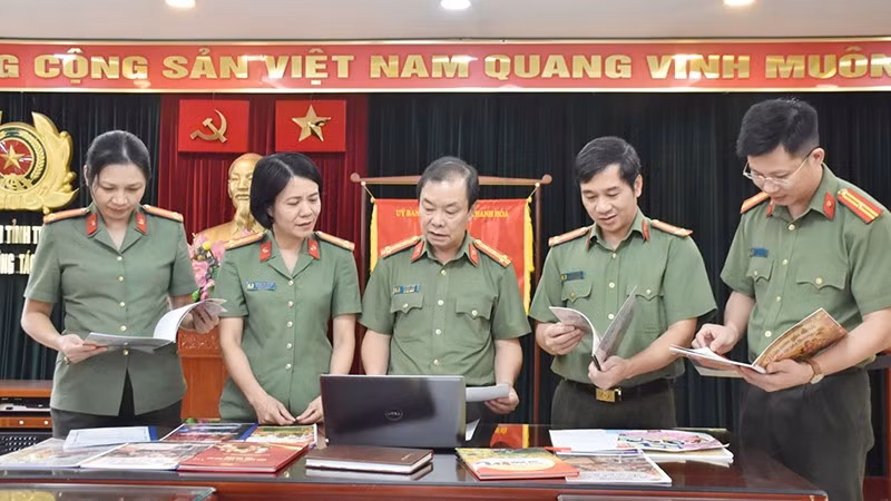2-cham.jpg