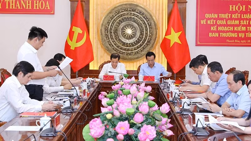 Đại diện đoàn công tác triển khai kế hoạch kiểm tra đợt 2 đối với Ban Thường vụ Tỉnh ủy Thanh Hóa.