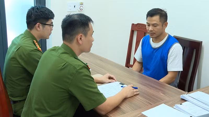 4trinh-quang-chung.jpg