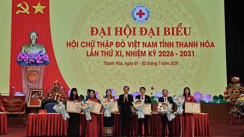 4-bang-khen-uy-ban.jpg